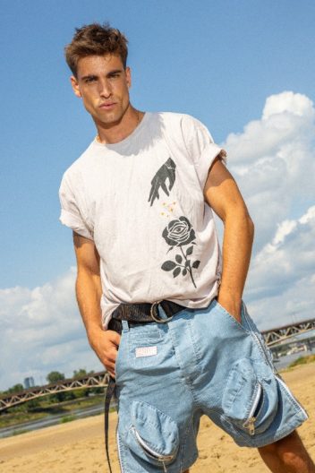 t-shirt rEVOLUTION UNIVERSE - obrazek 4